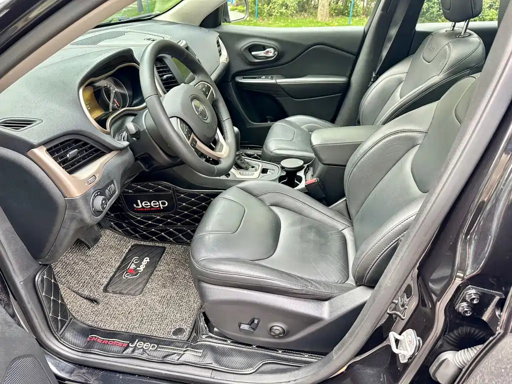 JEEP CHEROKEE 2018