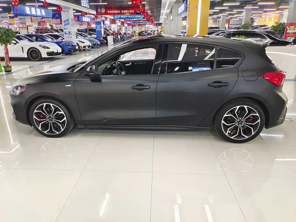 FORD FOCUS 2021