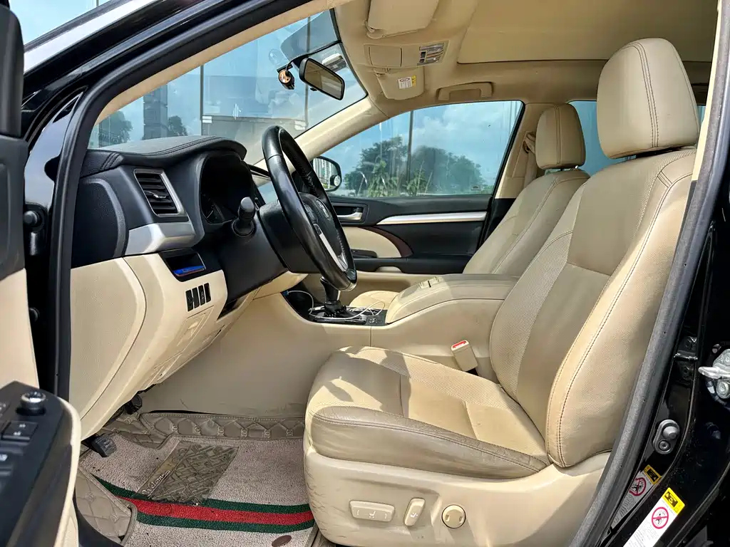 TOYOTA HIGHLANDER 2015