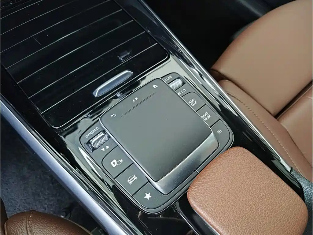 MERCEDES BENZ GLB 2021
