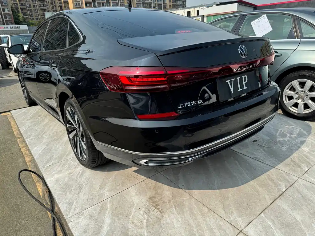 VOLKSWAGEN PASSAT 2022