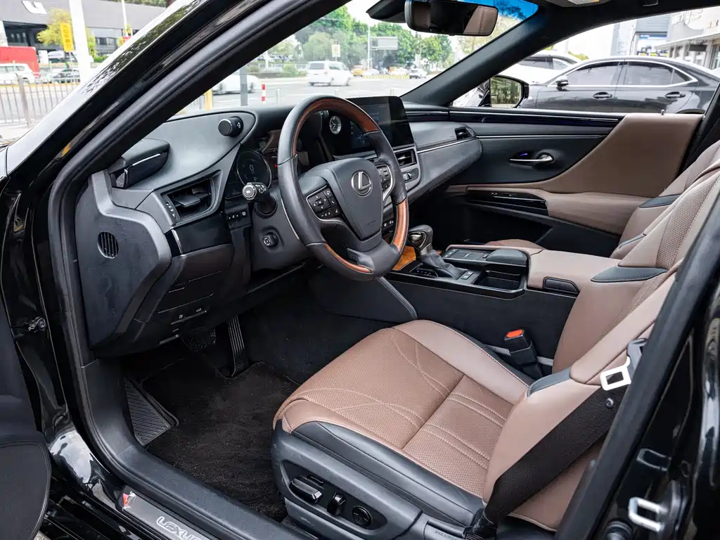 LEXUS ES 2021