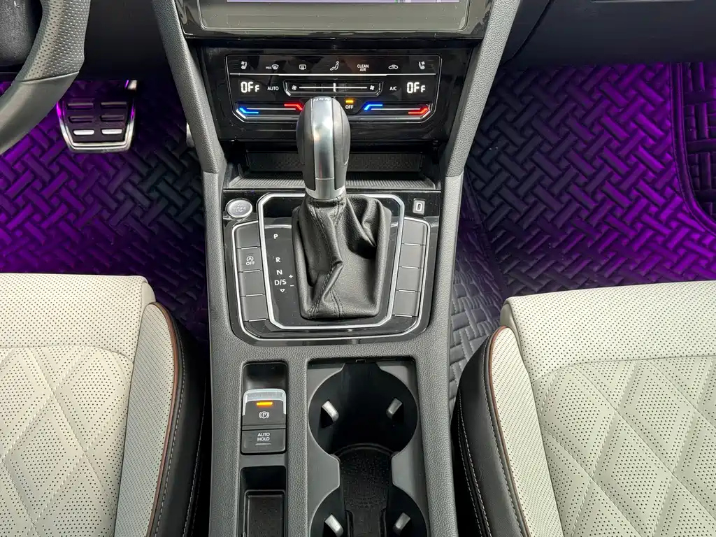 VOLKSWAGEN MAGOTAN 2023