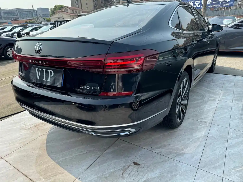VOLKSWAGEN PASSAT 2022