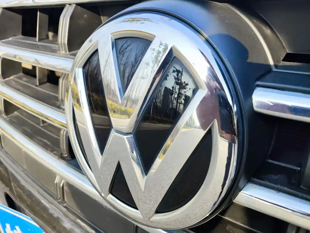 VOLKSWAGEN SAGITAR 2020
