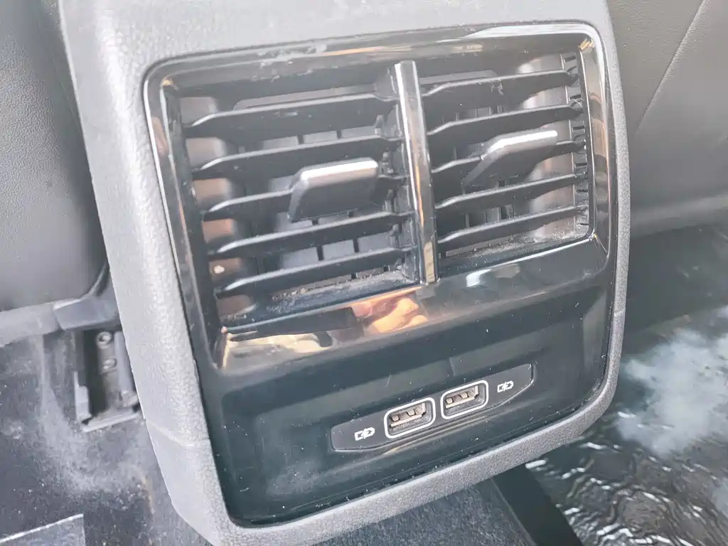 VOLKSWAGEN SAGITAR 2020