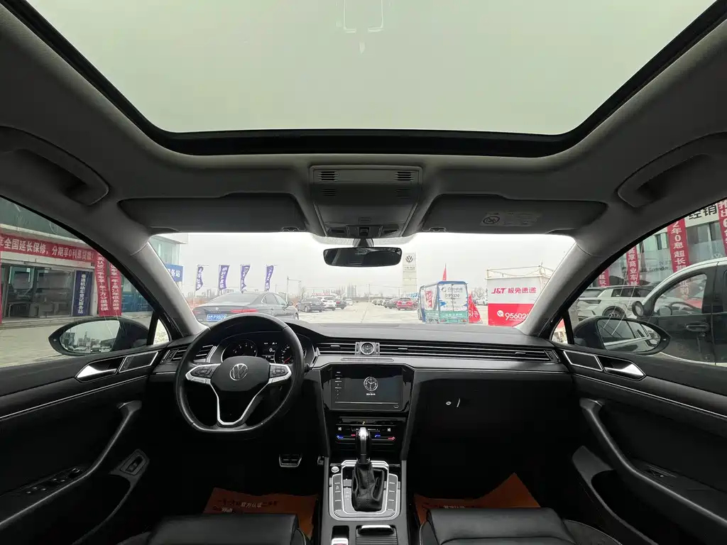 VOLKSWAGEN MAGOTAN 2022