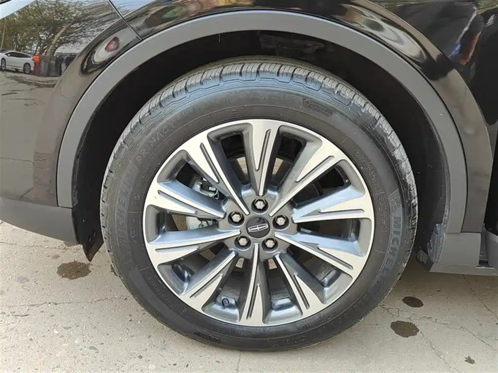 LINCOLN ADVENTURER 2022
