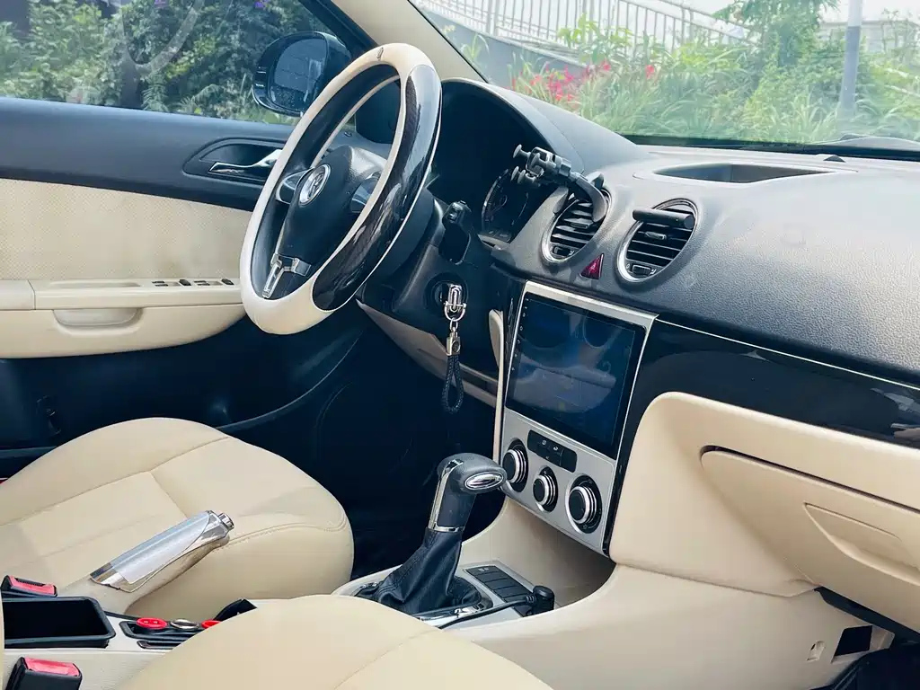 VOLKSWAGEN LAVIDA 2013
