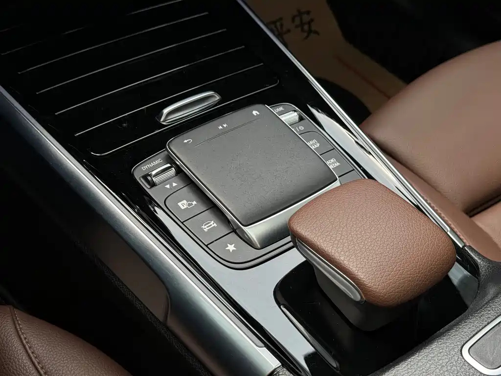 MERCEDES BENZ GLB 2020