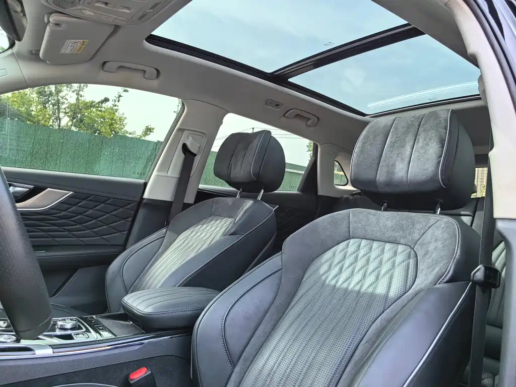 HONGQI HS5 2022