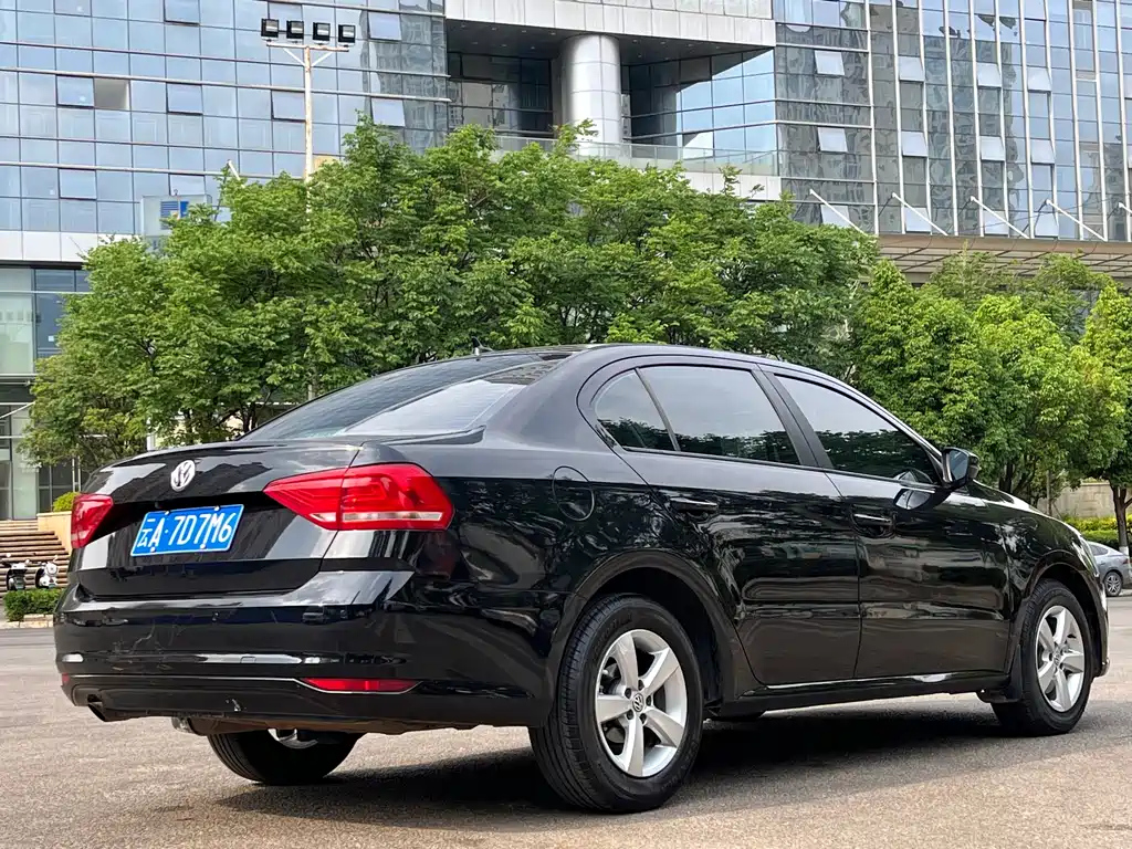 VOLKSWAGEN LAVIDA 2016
