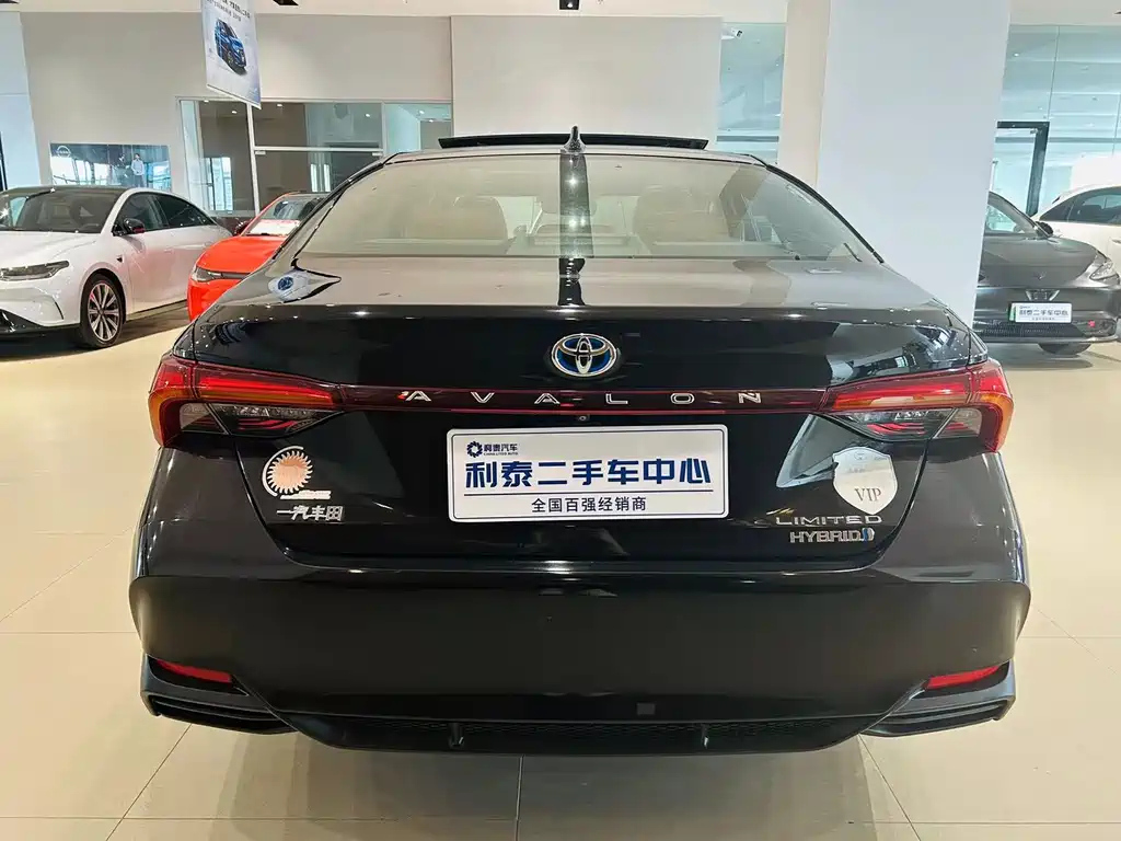 TOYOTA AVALON 2019