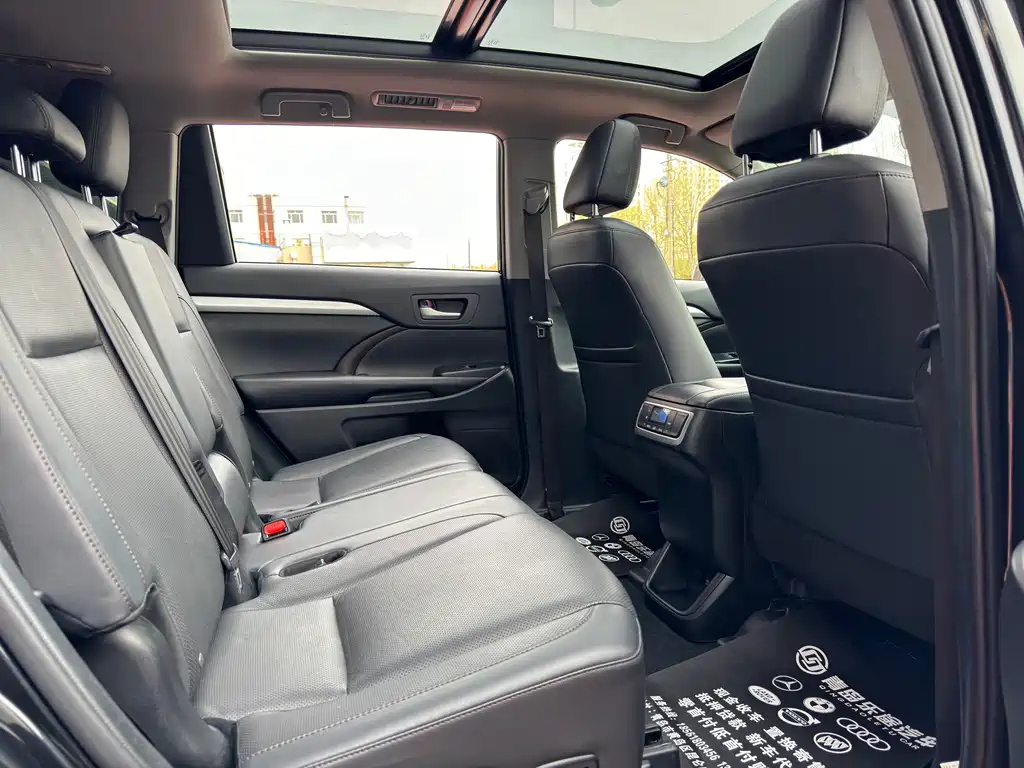 TOYOTA HIGHLANDER 2021