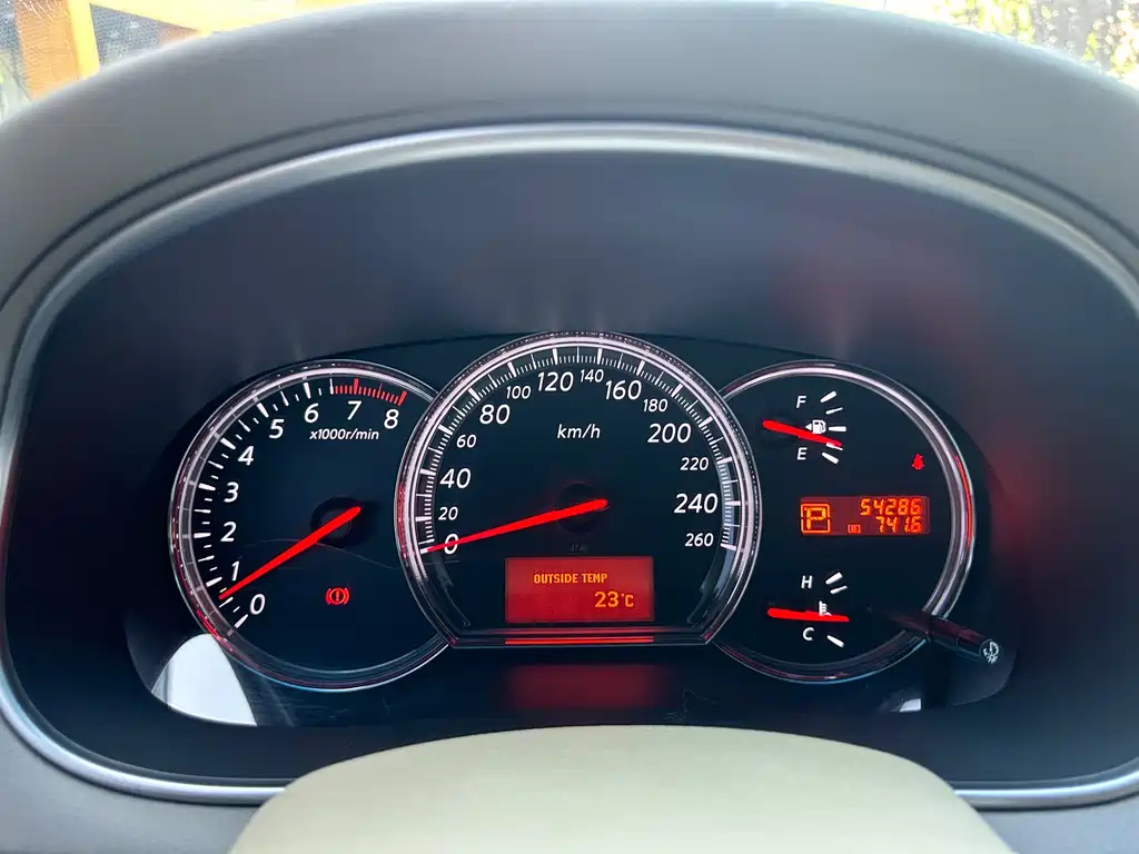 NISSAN TEANA 2010