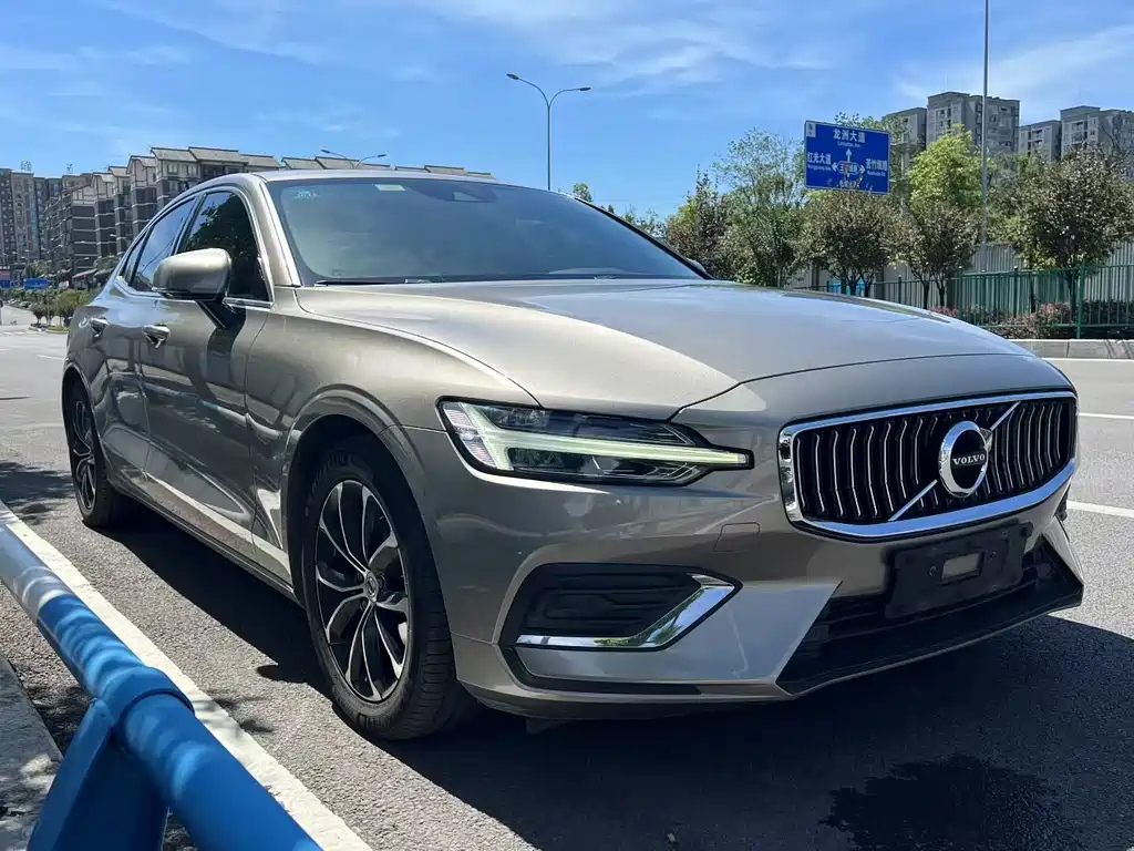 VOLVO S60 2021
