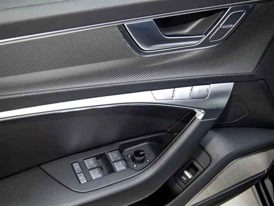 AUDI A6L 2023