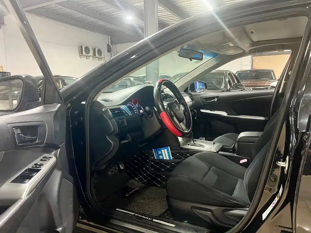 TOYOTA CAMRY 2014