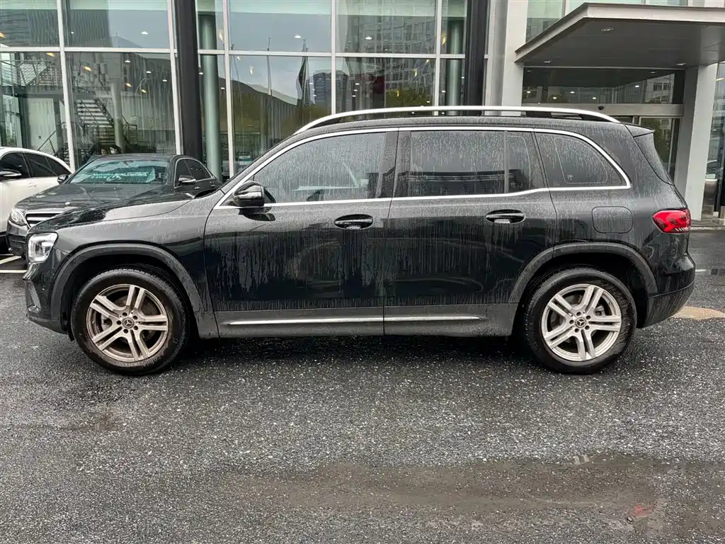 MERCEDES BENZ GLB 2023