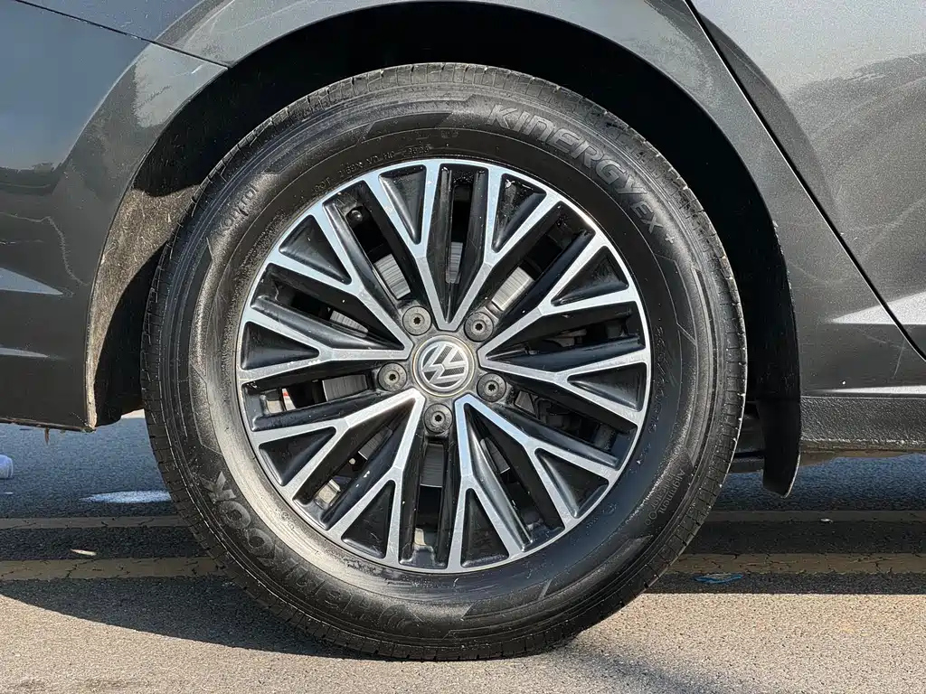 VOLKSWAGEN SAGITAR 2020