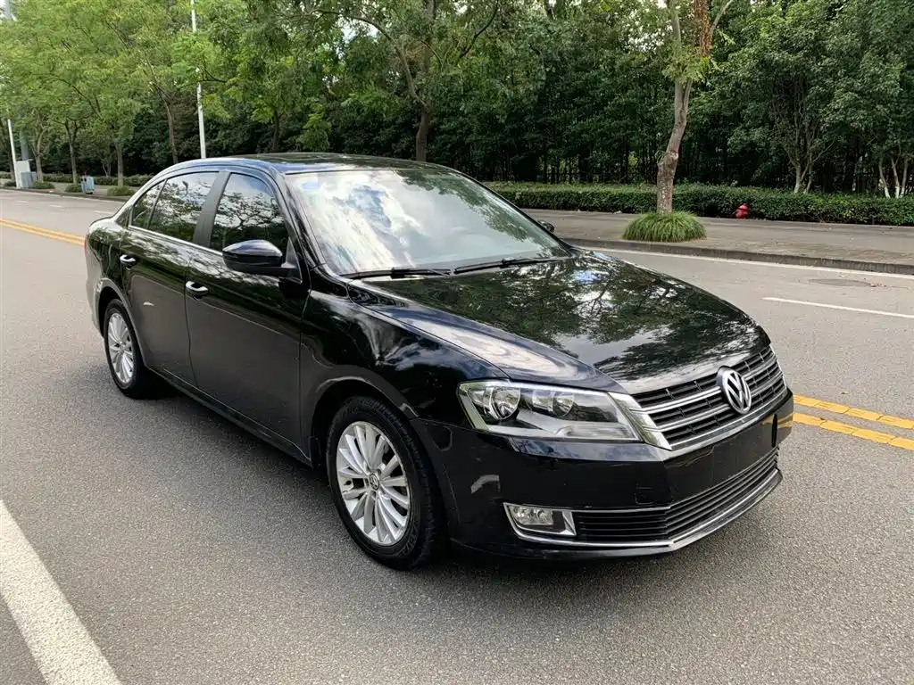 VOLKSWAGEN LAVIDA 2013