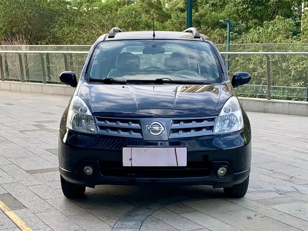 NISSAN LIVINA 2009