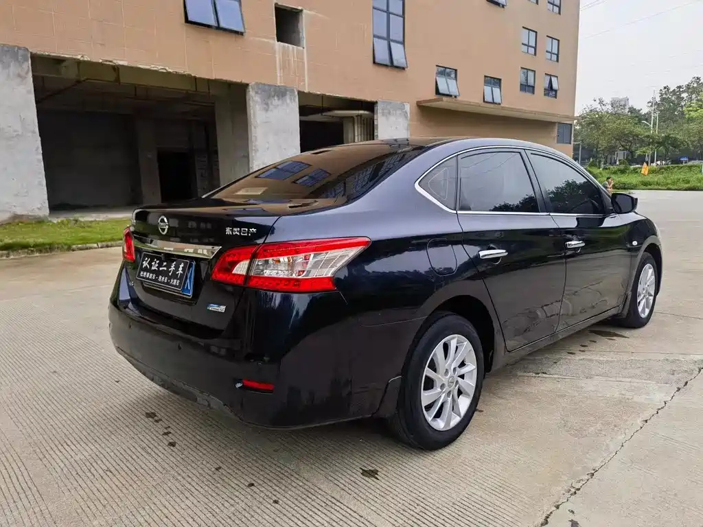 NISSAN SYLPHY 2013
