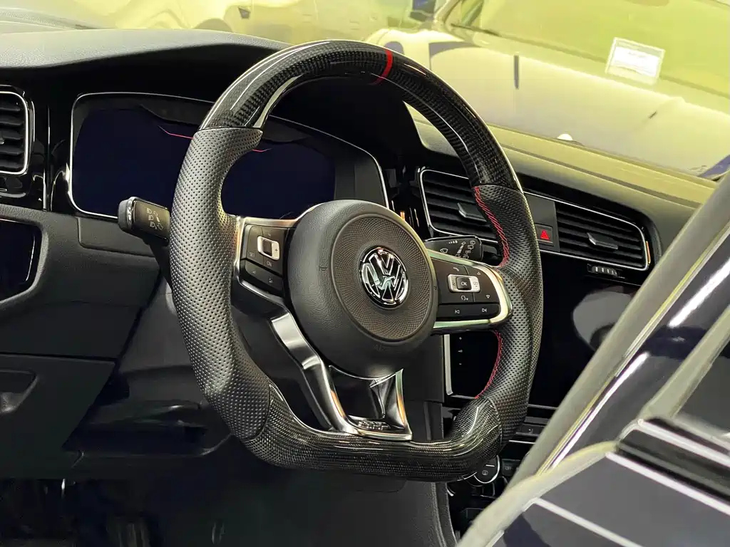 VOLKSWAGEN GOLF 2018