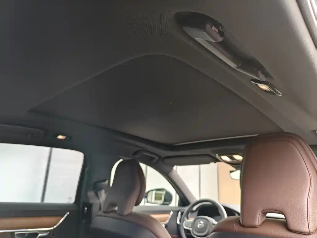 VOLVO S90 2023