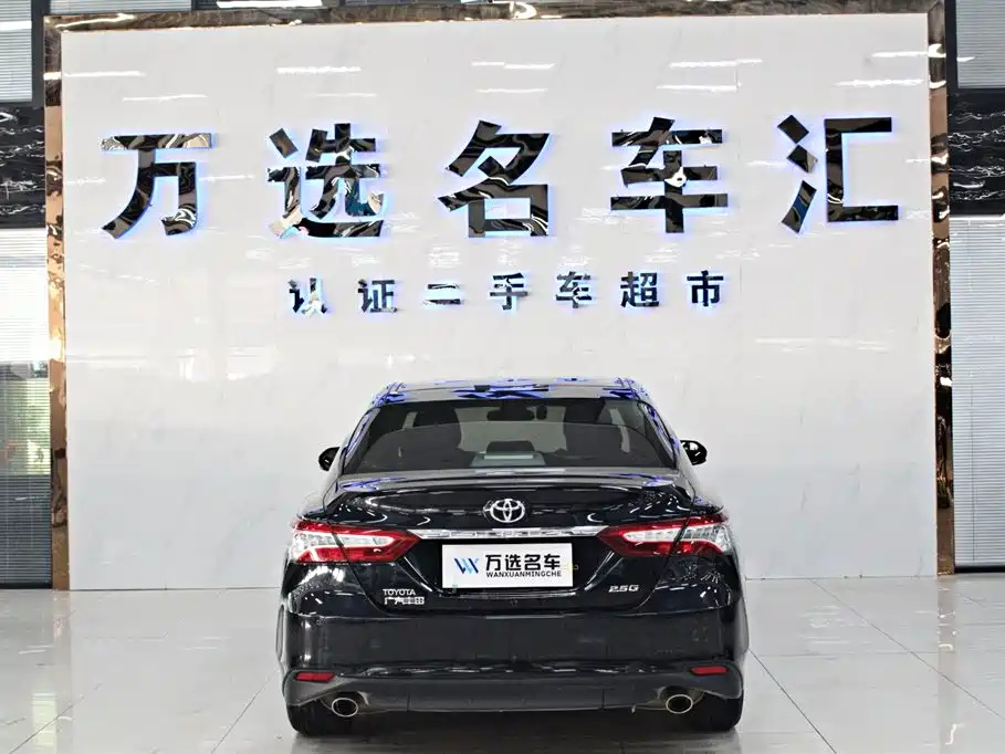 TOYOTA CAMRY 2018