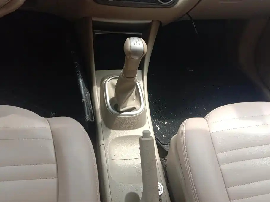 NISSAN SYLPHY 2017