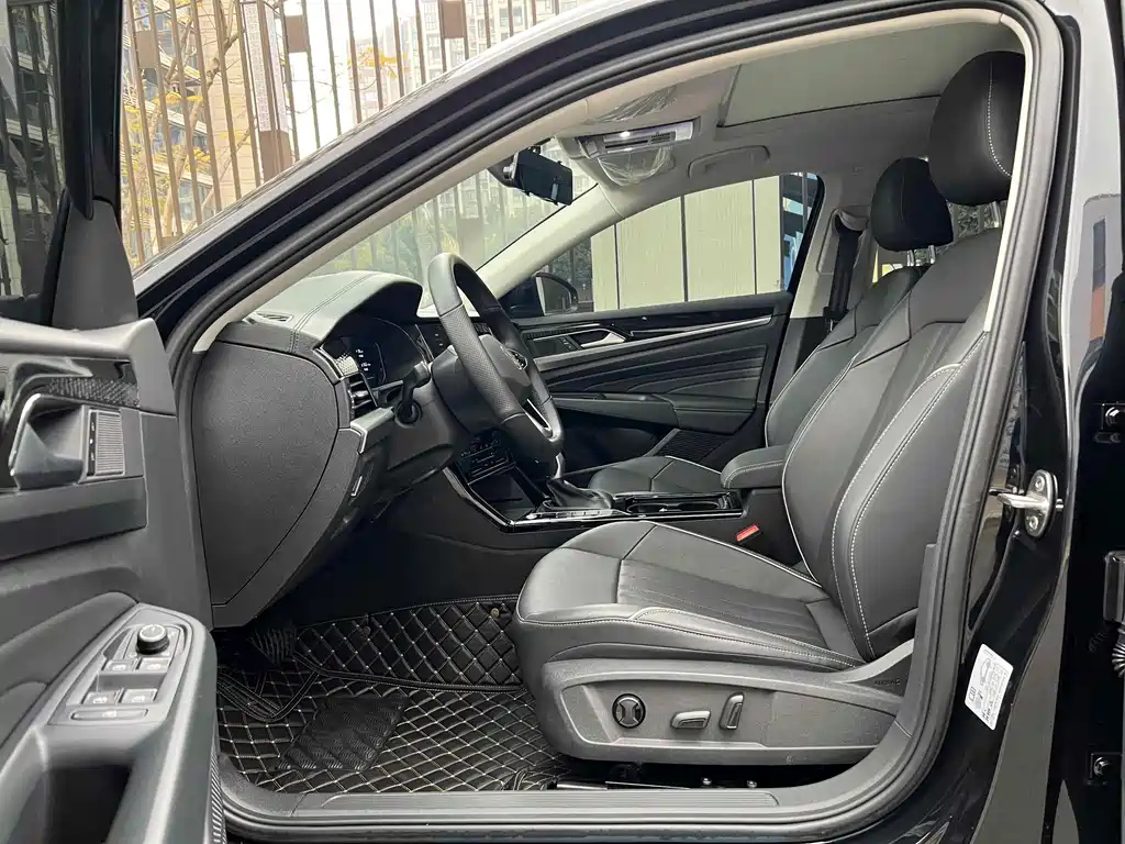 VOLKSWAGEN PASSAT 2022