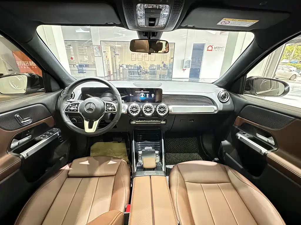MERCEDES BENZ GLB 2023