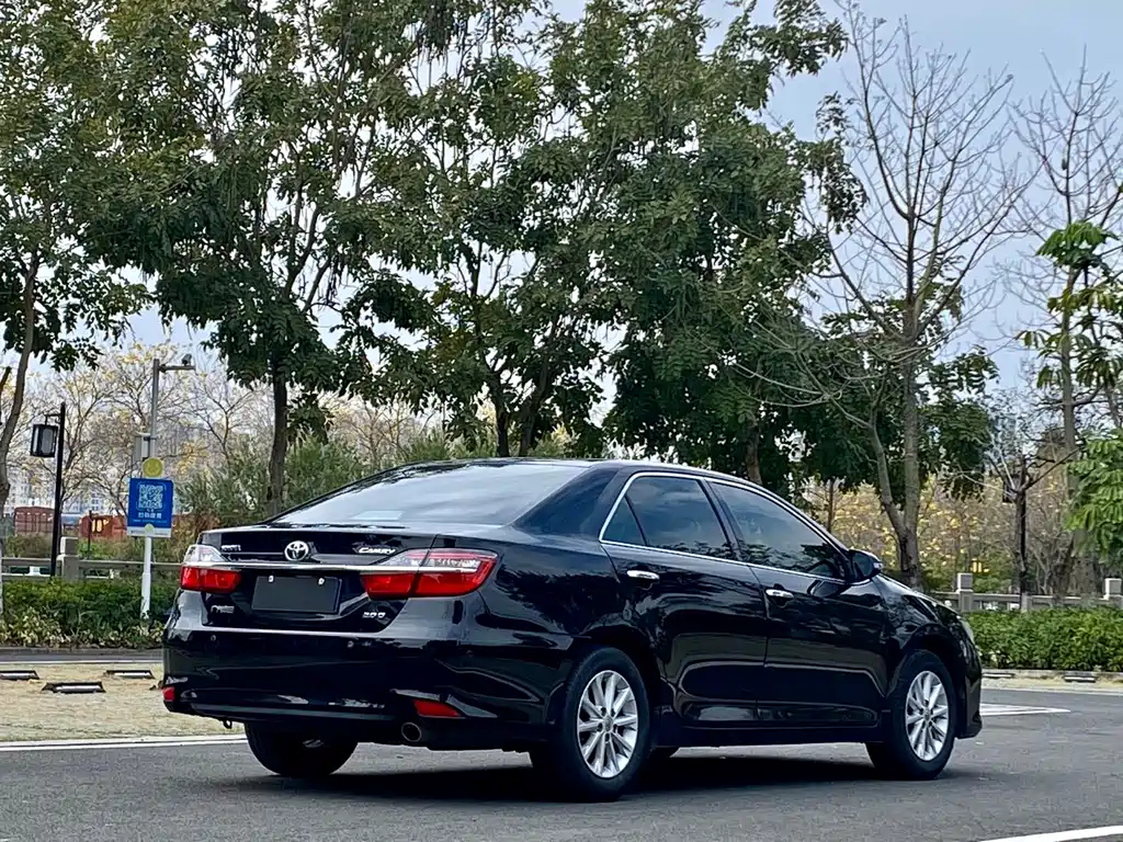 TOYOTA CAMRY 2016