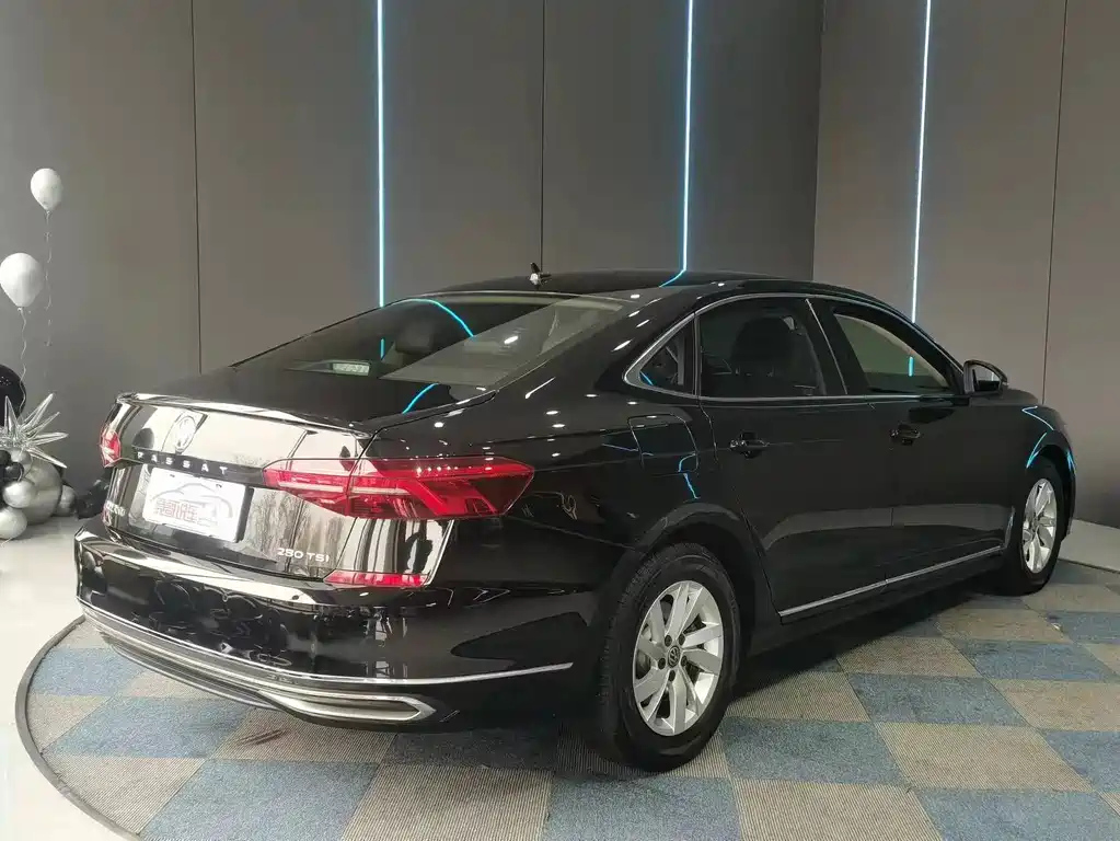 VOLKSWAGEN PASSAT 2020