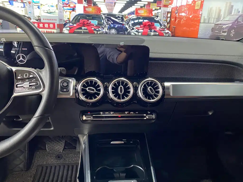 MERCEDES BENZ GLB 2021