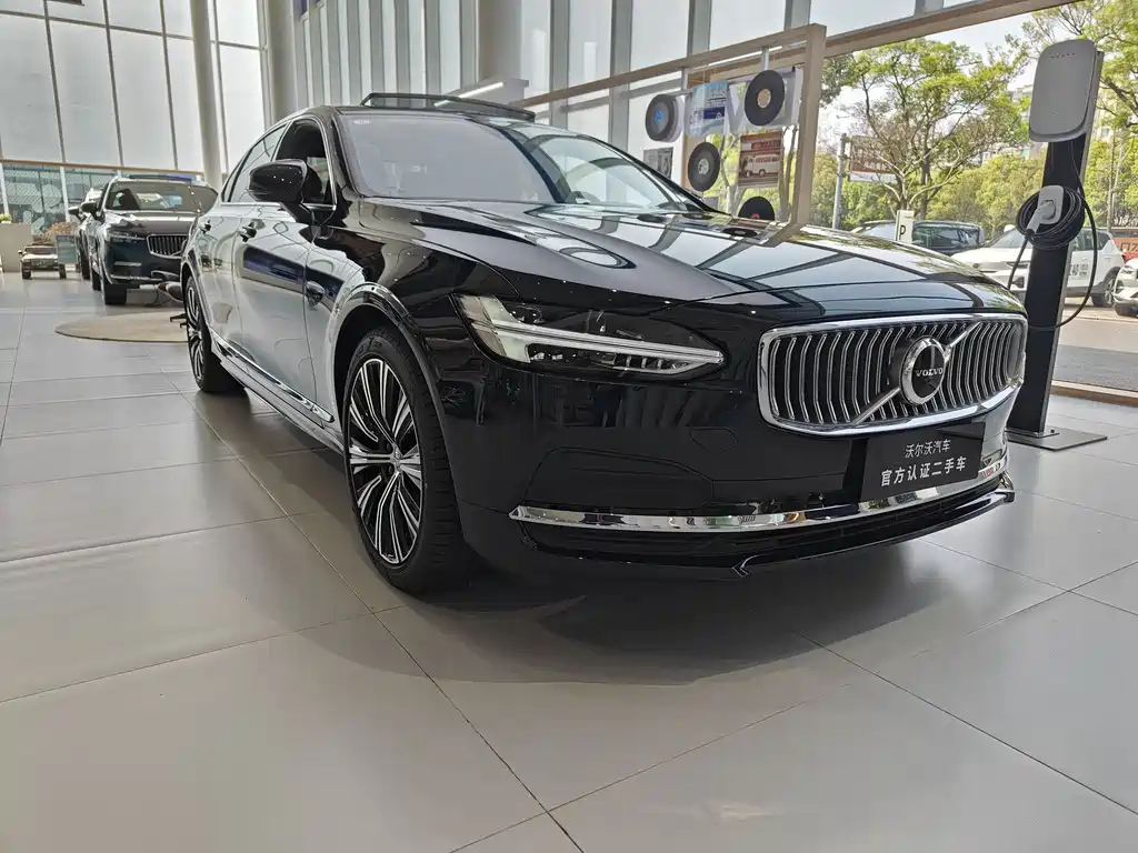 VOLVO S90 2022