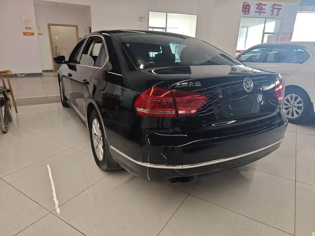VOLKSWAGEN PASSAT 2014