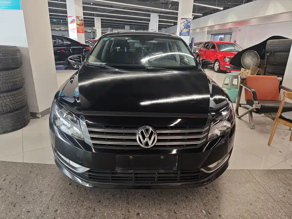 VOLKSWAGEN PASSAT 2014