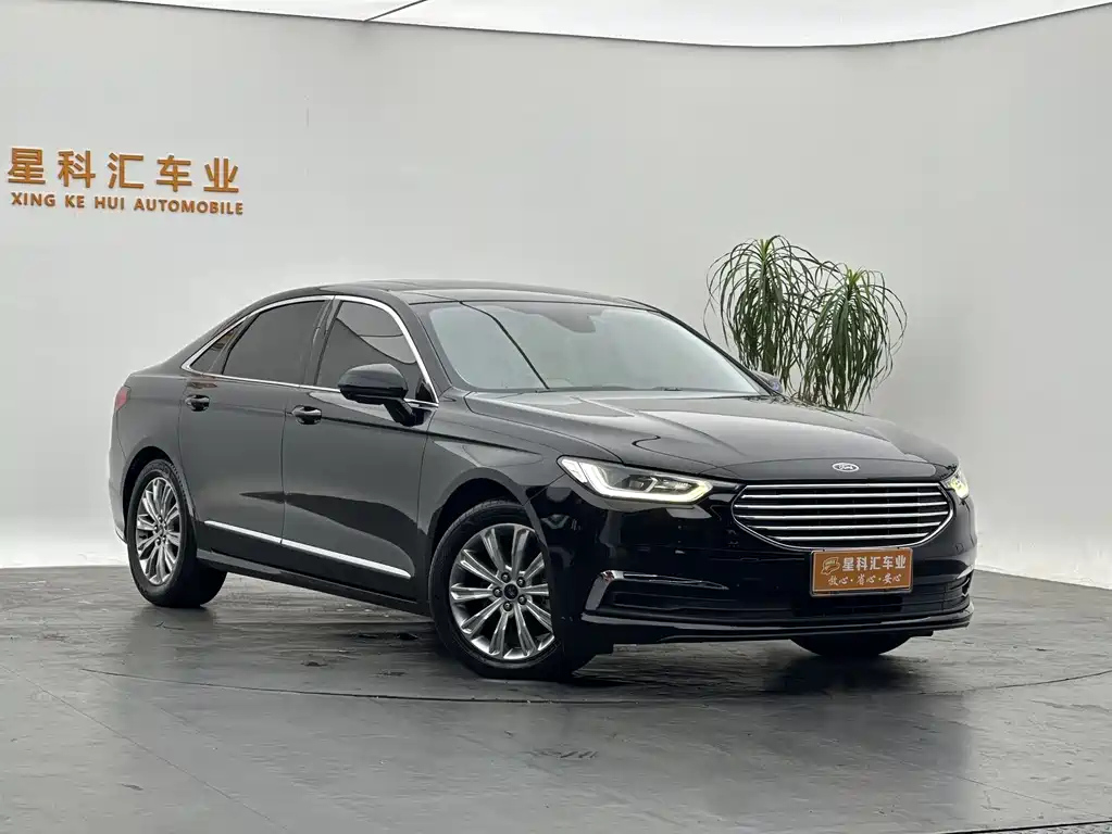 FORD TAURUS 2019
