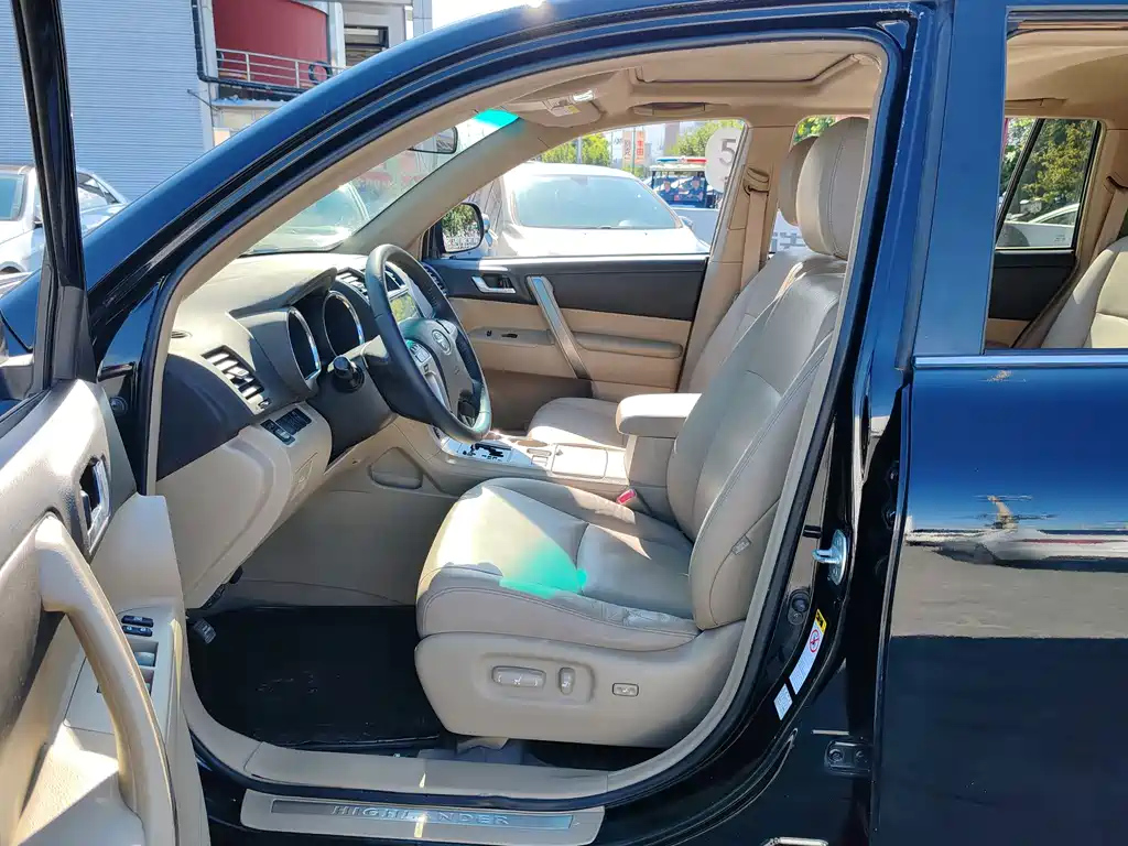 TOYOTA HIGHLANDER 2012
