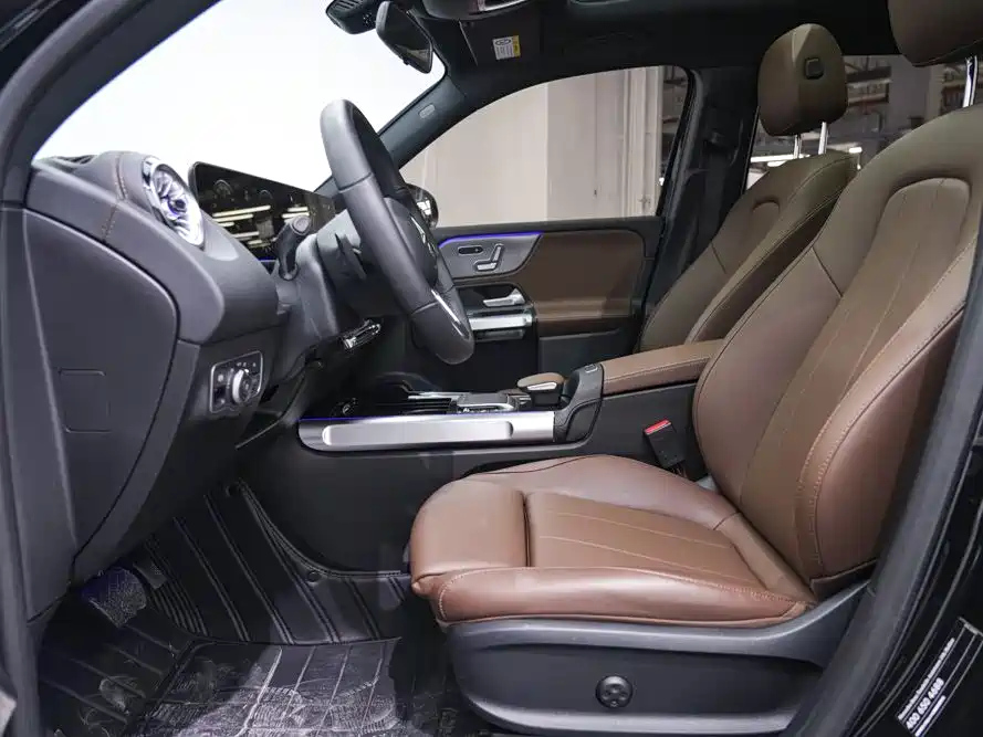 MERCEDES BENZ GLB 2023