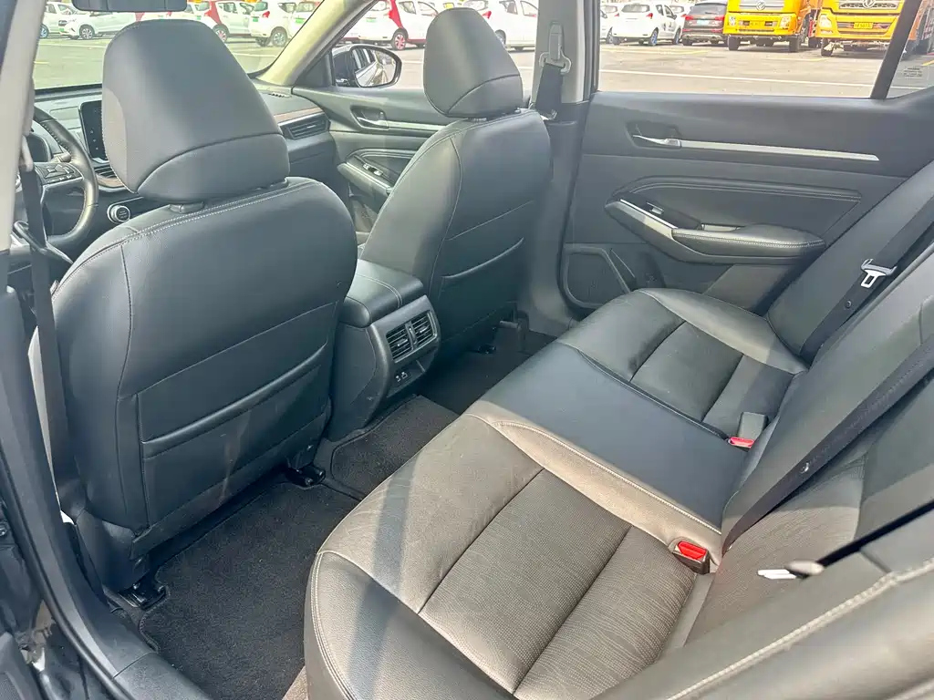 NISSAN TEANA 2022