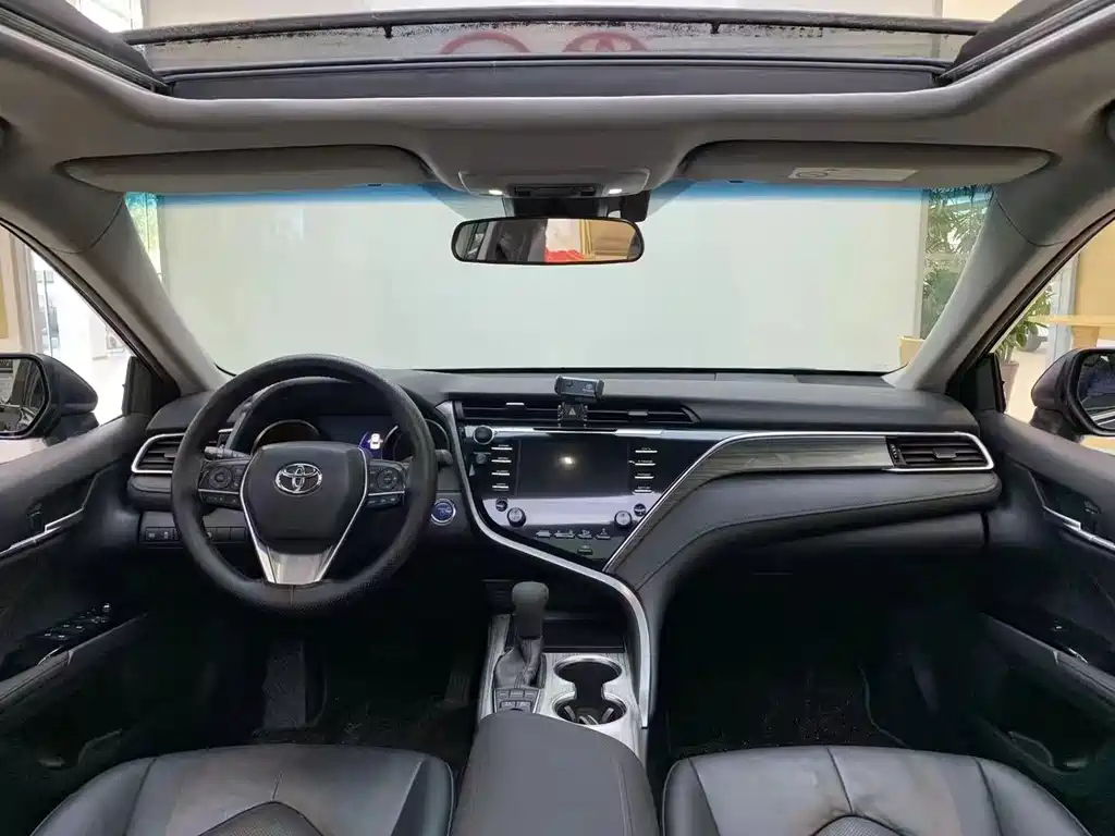 TOYOTA CAMRY 2021