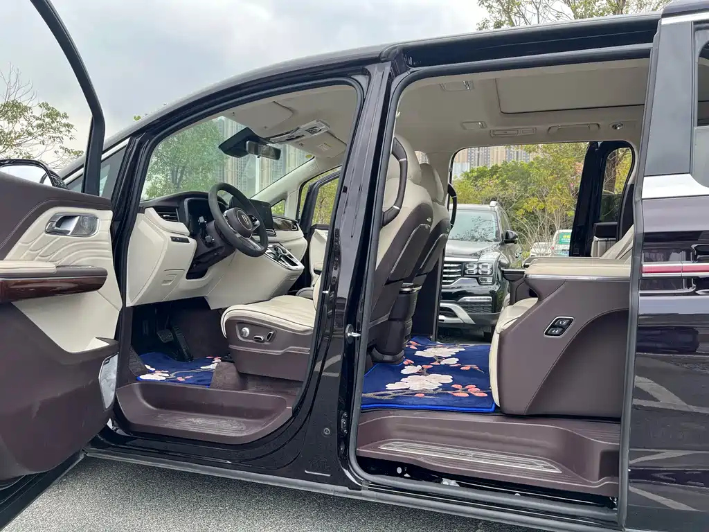 HONGQI HQ9 2022