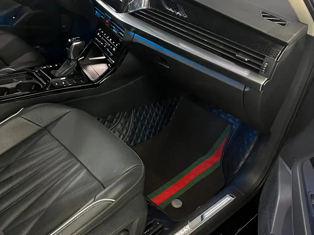 VOLKSWAGEN PASSAT 2022