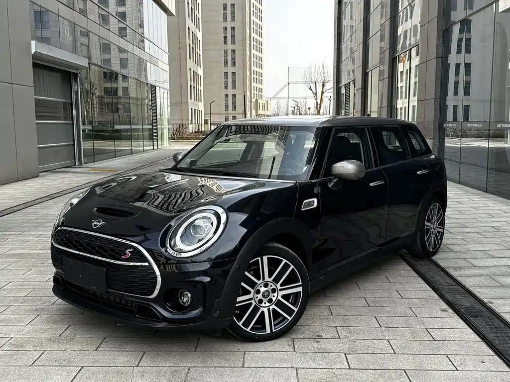 MINI CLUBMAN 2021