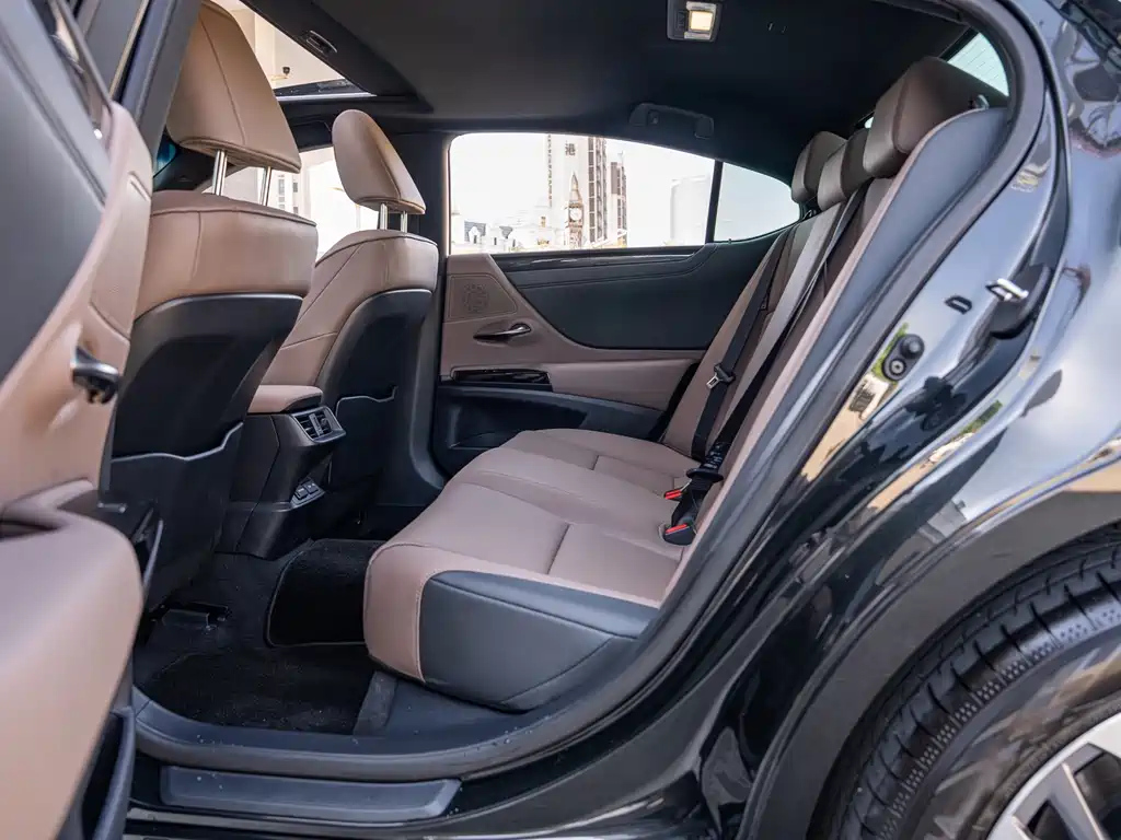 LEXUS ES 2024