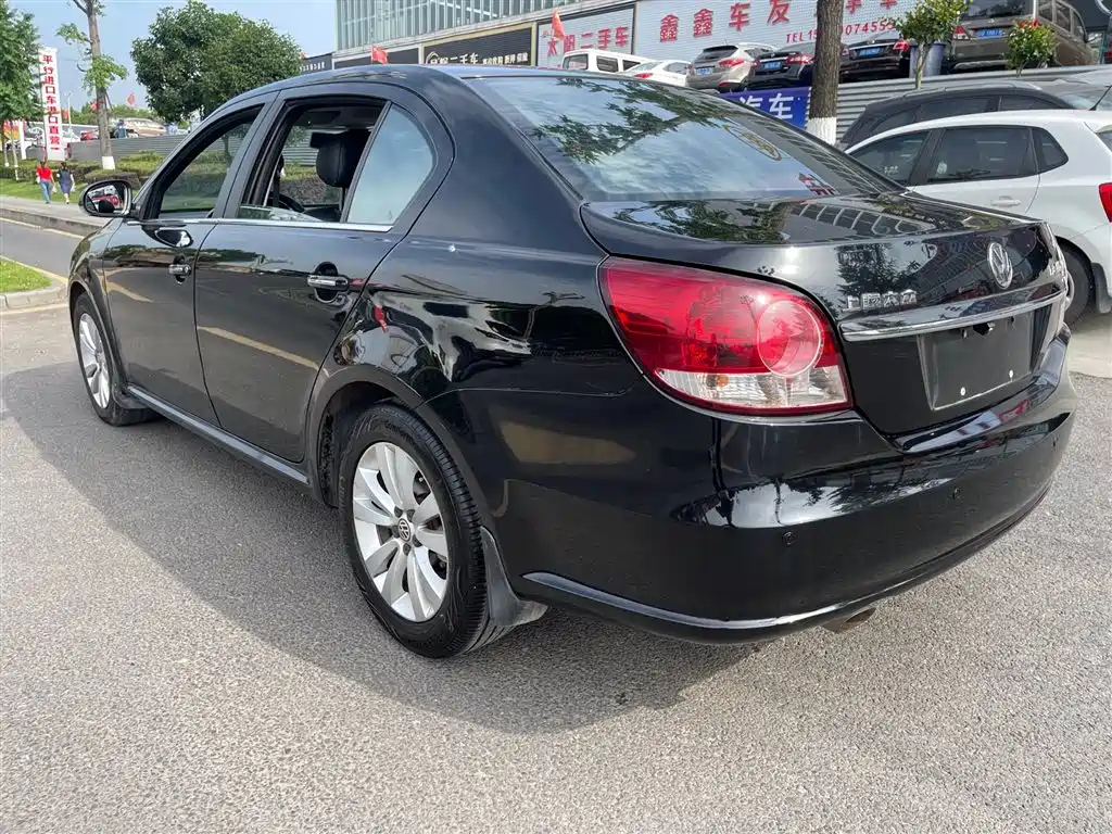 VOLKSWAGEN LAVIDA 2011