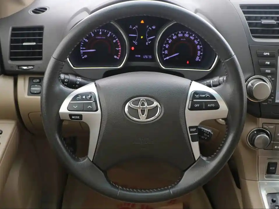 TOYOTA HIGHLANDER 2014